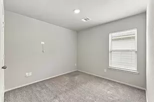 10627 Red Orchid Dr, Houston, TX 77016 - Photo 8