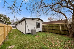 219 E James St, Baytown, TX 77520 - Photo 10
