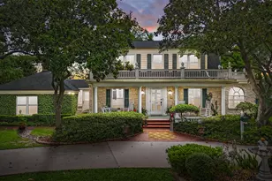 916 E James St, Baytown, TX 77520 - Photo 1