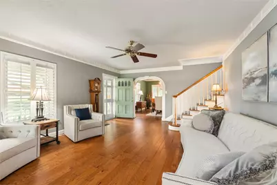 916 E James Street, Baytown, TX 77520 - Photo 12