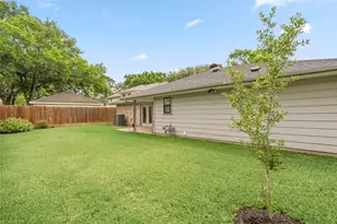 10818 Olympia Dr, Houston, TX 77042 - Photo 36