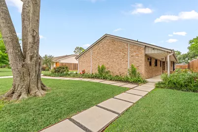 10818 Olympia Drive, Houston, TX 77042 - Photo 2
