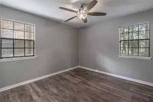 2402 Sycamore Ave, Huntsville, TX 77340 - Photo 12