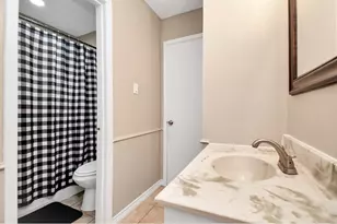 712 Meadowick Dr, Baytown, TX 77521 - Photo 10