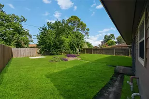 11011 Carlton Dr, Houston, TX 77047 - Photo 18