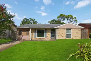11011 Carlton Dr, Houston, TX 77047 - Photo 2