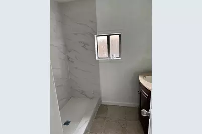 611 N Shady Lane, La Porte, TX 77571 - Photo 6