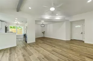 13711 Charidges Ct, Houston, TX 77034 - Photo 12