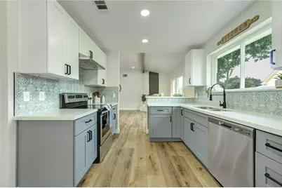 13711 Charidges Court, Houston, TX 77034 - Photo 14