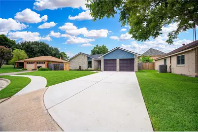 13711 Charidges Court, Houston, TX 77034 - Photo 4