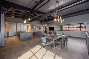 908 White St, Houston, TX 77007 - Photo 4