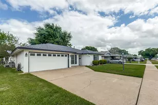 1613 Tulsa St, Deer Park, TX 77536 - Photo 2
