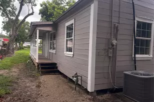 407 N Magnolia St, Highlands, TX 77562 - Photo 14