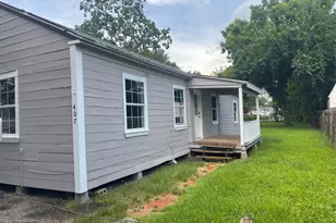 407 N Magnolia St, Highlands, TX 77562 - Photo 2