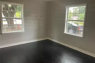 407 N Magnolia St, Highlands, TX 77562 - Photo 8