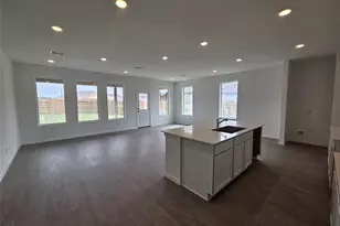 425 Robin St, Angleton, TX 77515 - Photo 2