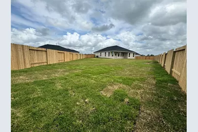 425 Robin Street, Angleton, TX 77515 - Photo 8