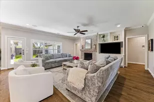 846 W Forest Dr, Houston, TX 77079 - Photo 10