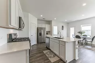 712 Brazos Trl, Dayton, TX 77535 - Photo 6