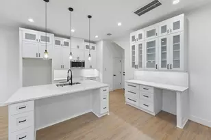 6126 Endeavor Heights St, Houston, TX 77091 - Photo 8