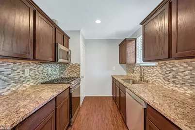 107 Stratmore Drive, Friendswood, TX 77546 - Photo 12