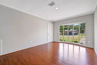 107 Stratmore Drive, Friendswood, TX 77546 - Photo 2