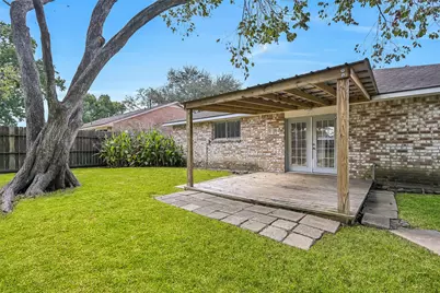 107 Stratmore Drive, Friendswood, TX 77546 - Photo 22