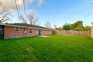 9539 Beverly Hill St, Houston, TX 77063 - Photo 34