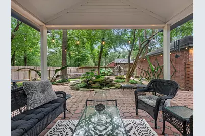 51 E Village Knoll Circle, The Woodlands, TX 77381 - Photo 6