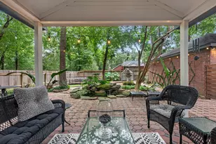 51 E Village Knoll Cir, The Woodlands, TX 77381 - Photo 6