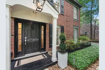 51 E Village Knoll Circle, The Woodlands, TX 77381 - Photo 2