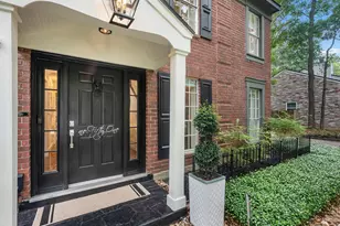 51 E Village Knoll Cir, The Woodlands, TX 77381 - Photo 2