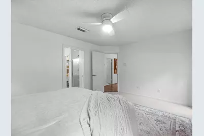 51 E Village Knoll Circle, The Woodlands, TX 77381 - Photo 32