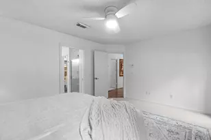 51 E Village Knoll Cir, The Woodlands, TX 77381 - Photo 32