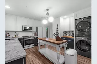 51 E Village Knoll Circle, The Woodlands, TX 77381 - Photo 22