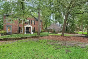 51 E Village Knoll Cir, The Woodlands, TX 77381 - Photo 4