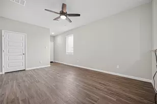 954 Luke Darrell Dr, Rosharon, TX 77583 - Photo 12