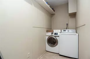 8602 Oakford Dr, Houston, TX 77024 - Photo 26
