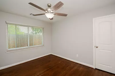 7926 Ridgeview Drive, Houston, TX 77055 - Photo 16