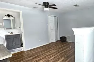 219A Texas Ave, Bacliff, TX 77518 - Photo 12