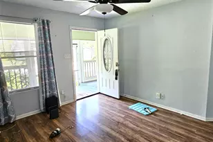 219A Texas Ave, Bacliff, TX 77518 - Photo 4