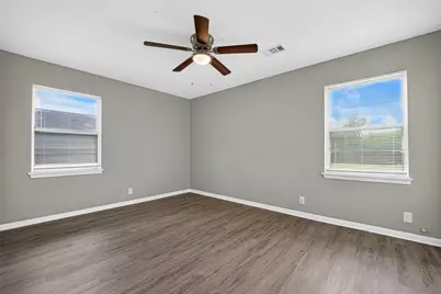 805 N 12th Street, La Porte, TX 77571 - Photo 18