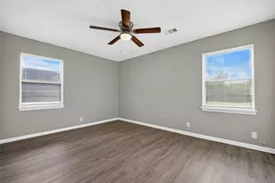 805 N 12th St, La Porte, TX 77571 - Photo 18