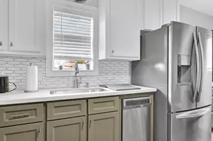 3618 Elysian St, Houston, TX 77009 - Photo 12