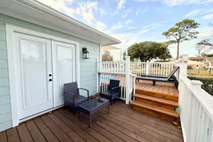 3618 Elysian St, Houston, TX 77009 - Photo 2