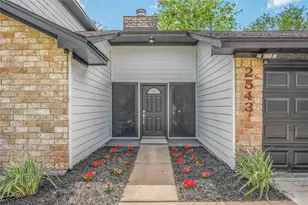 2543 Sage Brush Ln, Sugar Land, TX 77479 - Photo 6