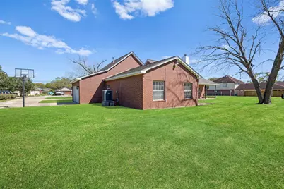 10406 Ballantine Street, Houston, TX 77075 - Photo 36