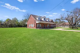 10406 Ballantine St, Houston, TX 77075 - Photo 2