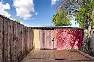 13228 Trail Hollow Dr, Houston, TX 77079 - Photo 20