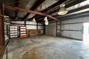 2301 7th St, Port Neches, TX 77651 - Photo 28